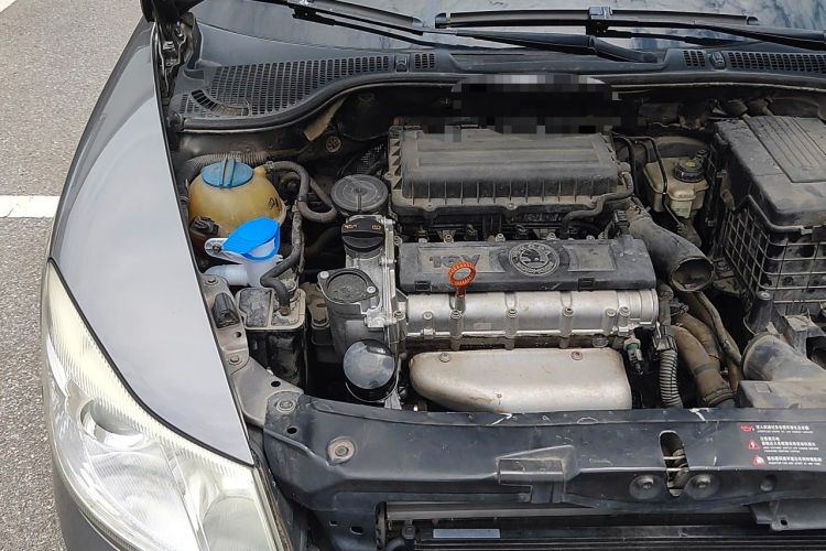 Used Skoda Octavia 2013 1.6L Automatic Yijun Edition Engine Bay Right