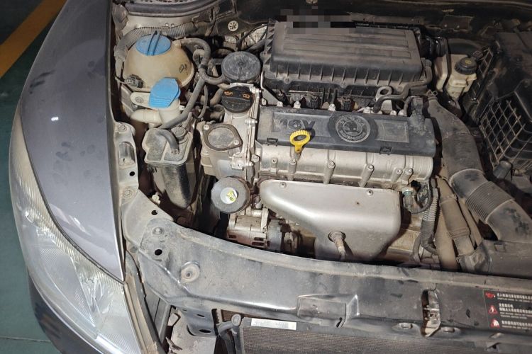 Used Skoda Octavia 2013 1.6L Automatic Yijie Edition Engine Bay Right