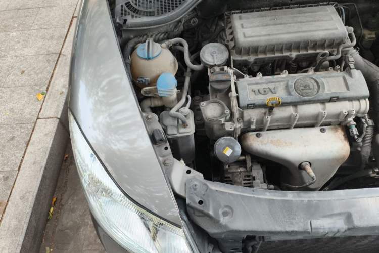 Used Skoda Octavia 2013 1.6L Automatic Yijun Edition Engine Bay Right