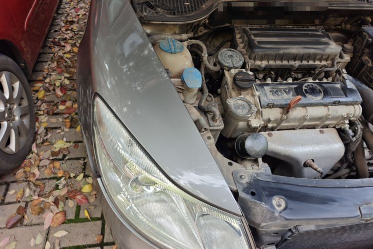 Used Skoda Octavia 2013 1.6L Automatic Yijie Edition Engine Bay Right