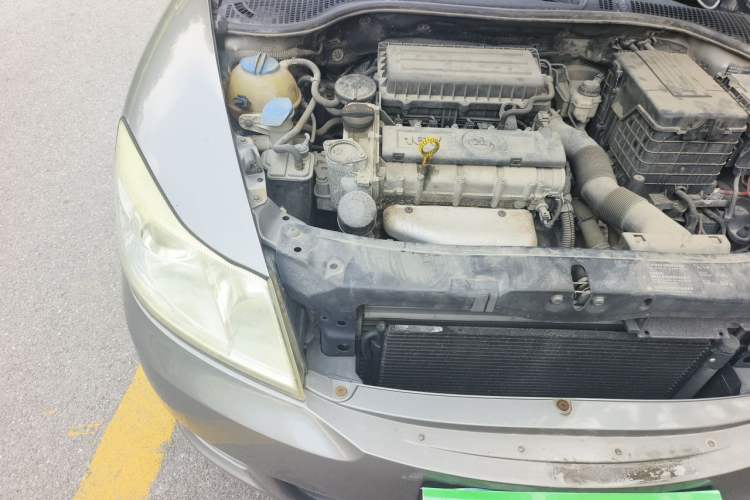 Used Skoda Octavia 2013 1.6L Automatic Yijie Edition Engine Bay Right