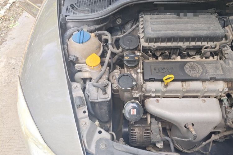 Used Skoda Octavia 2013 1.6L Manual Yijun Edition Engine Bay Right