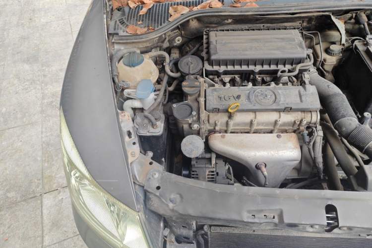 Used Skoda Octavia 2013 1.6L Manual Yijie Edition Engine Bay Right