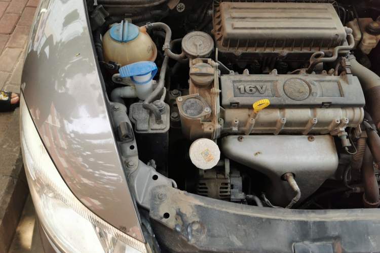 Used Skoda Octavia 2013 1.6L Automatic Yijun Edition Engine Bay Right