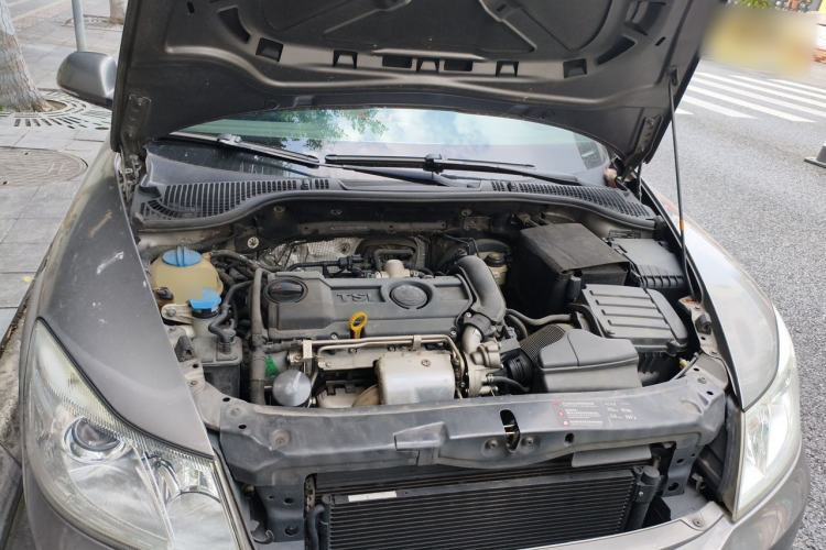 Used Skoda Octavia 2013 1.4TSI Manual Yijun Edition Engine Bay