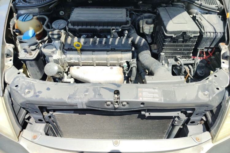 Used Skoda Octavia 2013 1.6L Automatic Yijun Edition Engine Bay