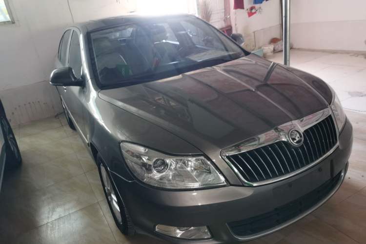 Used Skoda Octavia 2013 1.6L Automatic Yijun Edition Exterior 2