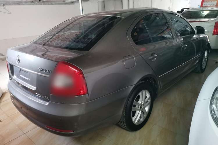 Used Skoda Octavia 2013 1.6L Automatic Yijun Edition Exterior 5
