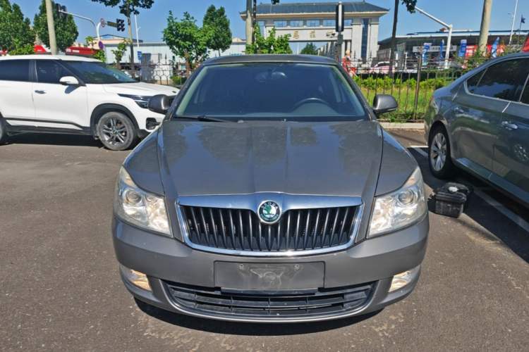 Used Skoda Octavia 2013 1.6L Manual Yijie Edition Front