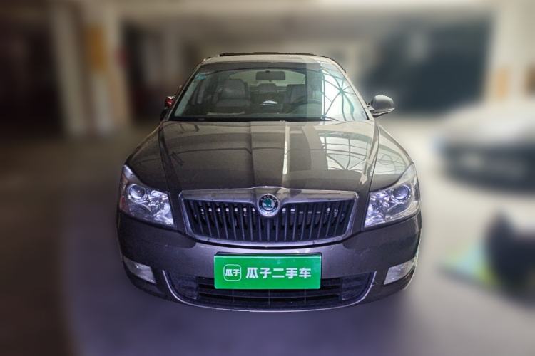 Used Skoda Octavia 2013 1.6L Manual Eado Edition Front