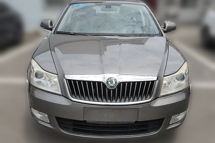 Used Skoda Octavia 2013 1.6L Automatic Yijun Edition Front