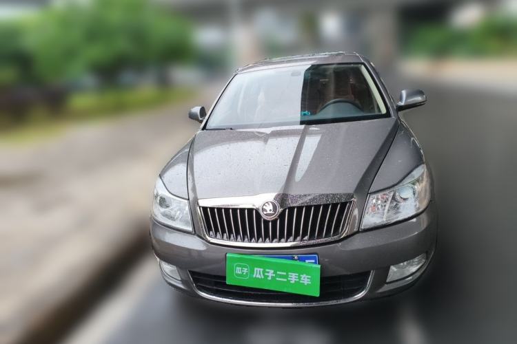 Used Skoda Octavia 2013 1.6L Manual Yijun Edition Front