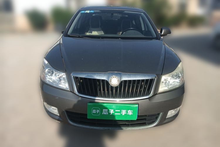 Used Skoda Octavia 2013 1.6L Manual Yijie Edition Front