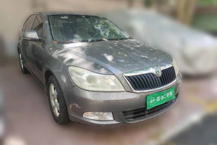 Used Skoda Octavia 2013 1.6L Automatic Yijie Edition Front Right 45 Deg