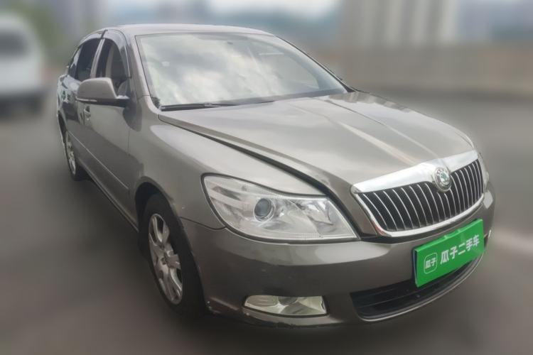 Used Skoda Octavia 2013 2.0L Automatic Yijie Edition Front Right 45 Deg
