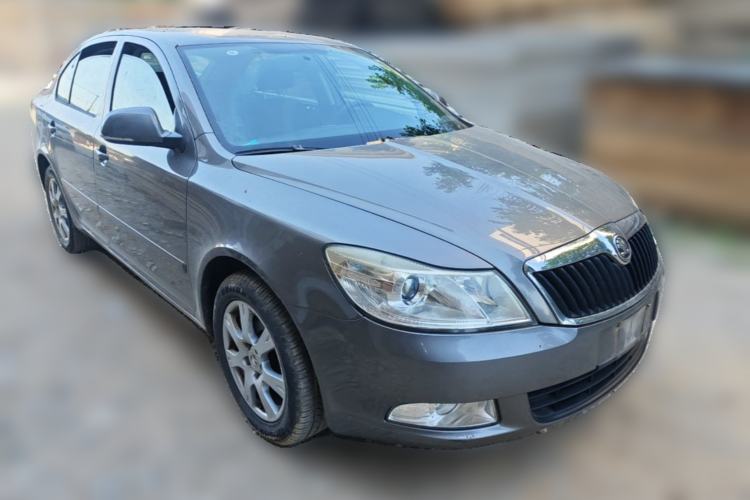 Used Skoda Octavia 2013 1.6L Automatic Yijie Edition Front Right 45 Deg