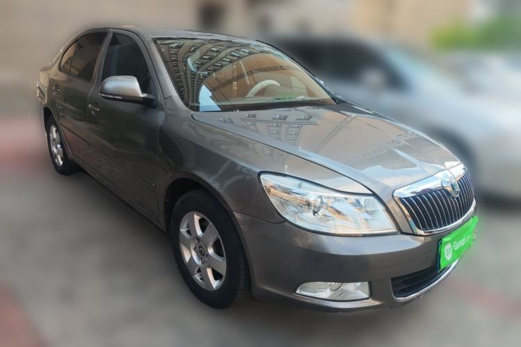 Used Skoda Octavia 2013 1.6L Automatic Yijie Edition Front Right 45 Deg