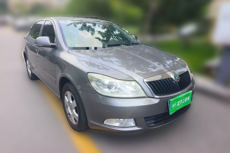Used Skoda Octavia 2013 1.6L Automatic Yijie Edition Front Right 45 Deg