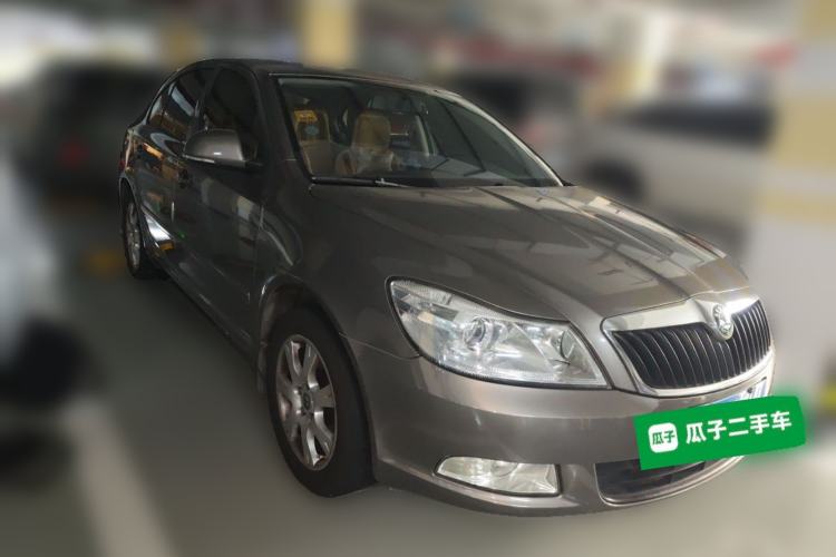 Used Skoda Octavia 2013 1.6L Automatic Yijie Edition Front Right 45 Deg