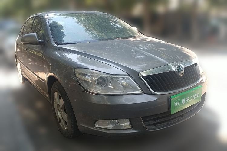 Used Skoda Octavia 2013 1.6L Automatic Yijie Edition Front Right 45 Deg
