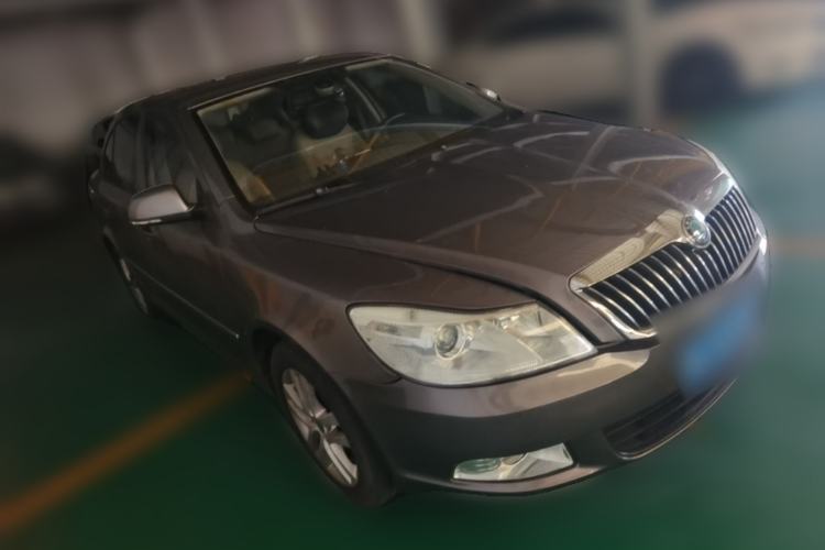 Used Skoda Octavia 2013 1.6L Automatic Yijun Edition Front Right 45 Deg
