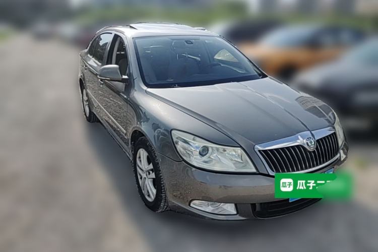 Used Skoda Octavia 2013 1.4TSI DSG Yijun Edition Front Right 45 Deg