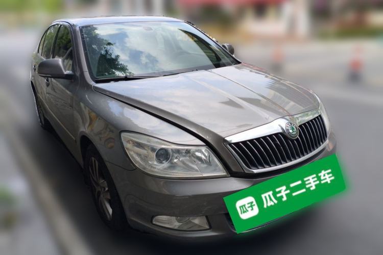 Used Skoda Octavia 2013 1.4TSI Manual Yijun Edition Front Right 45 Deg