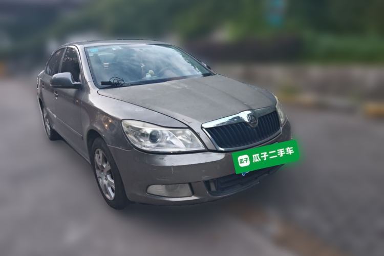 Used Skoda Octavia 2013 1.6L Automatic Elegance Edition Front Right 45 Deg