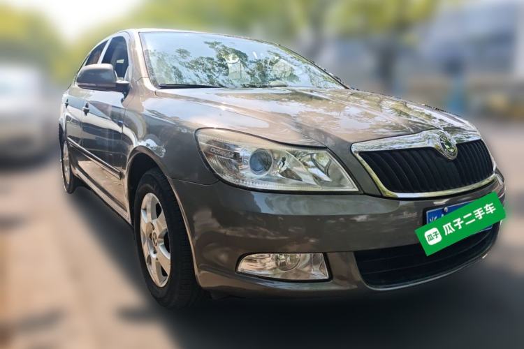 Used Skoda Octavia 2013 1.6L Automatic Yijie Edition Front Right 45 Deg