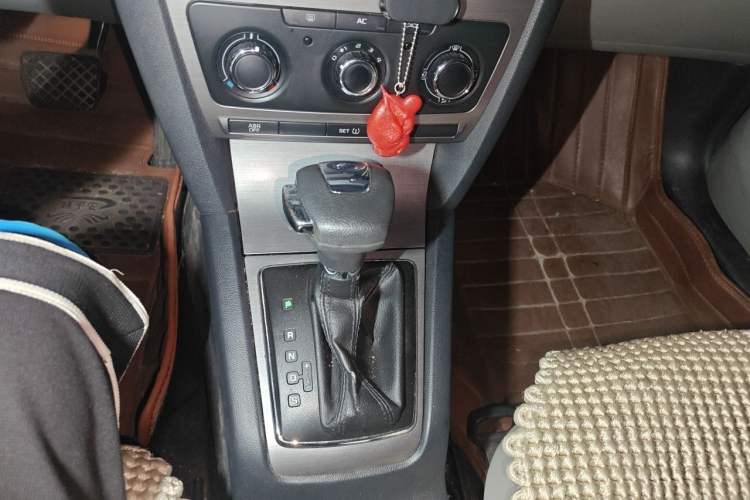 Used Skoda Octavia 2013 1.6L Automatic Yijie Edition Gear Lever