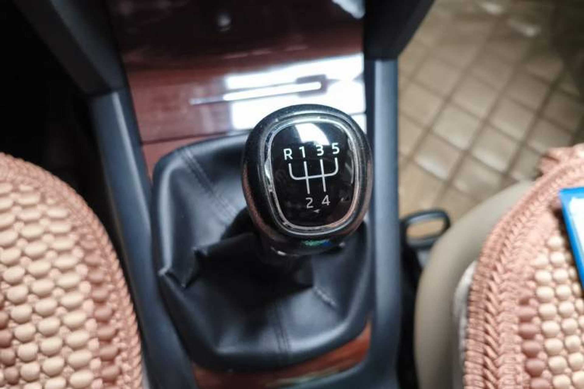 Used Skoda Octavia 2013 1.6L Manual Yijun Edition Gear Lever