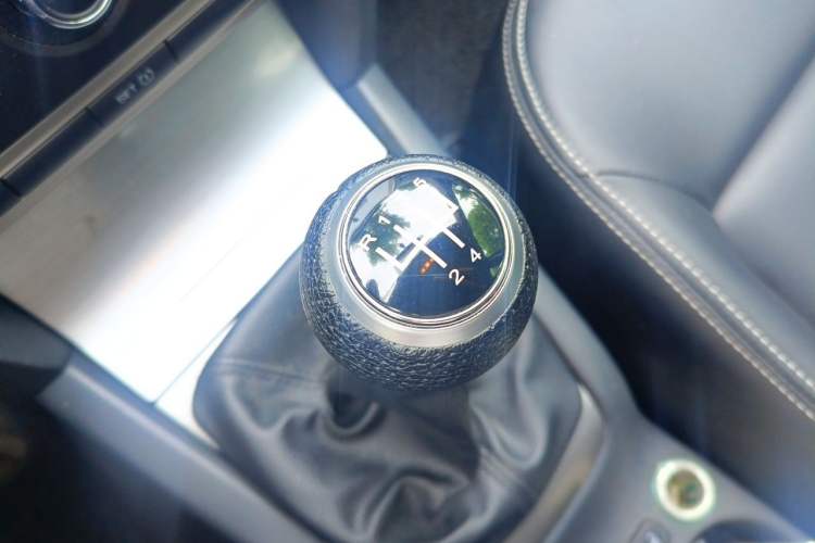 Used Skoda Octavia 2013 1.6L Manual Yijie Edition Gear Lever