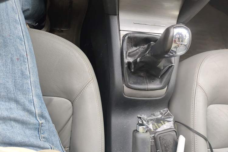 Used Skoda Octavia 2013 1.6L Manual Yijun Edition Gear Lever