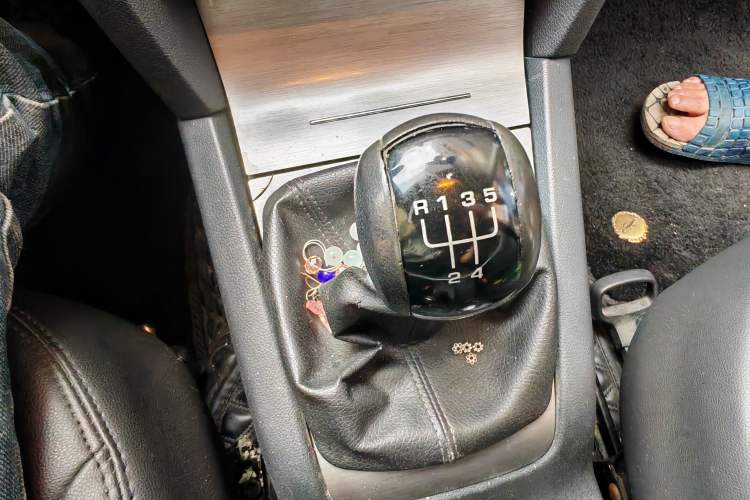 Used Skoda Octavia 2013 1.6L Manual Yijie Edition Gear Lever