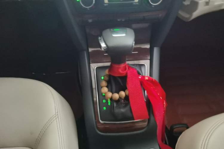 Used Skoda Octavia 2013 1.6L Automatic Yijun Edition Gear Lever