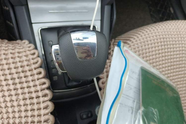 Used Skoda Octavia 2013 1.6L Automatic Yijie Edition Gear Lever