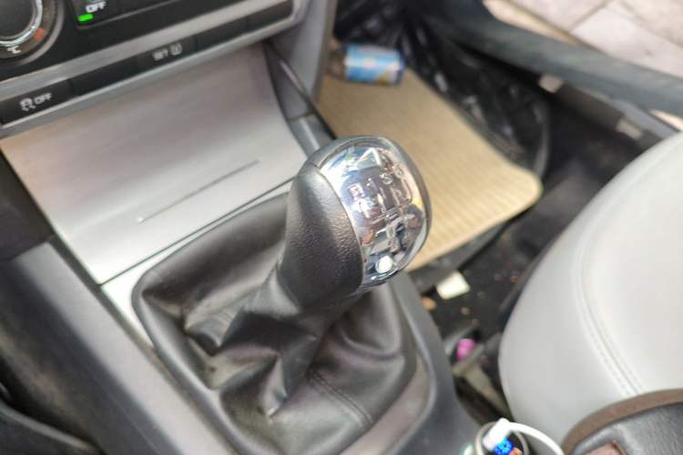 Used Skoda Octavia 2013 1.4TSI Manual Yijun Edition Gear Lever