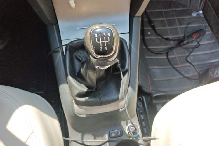 Used Skoda Octavia 2013 1.6L Manual Yijie Edition Gear Lever