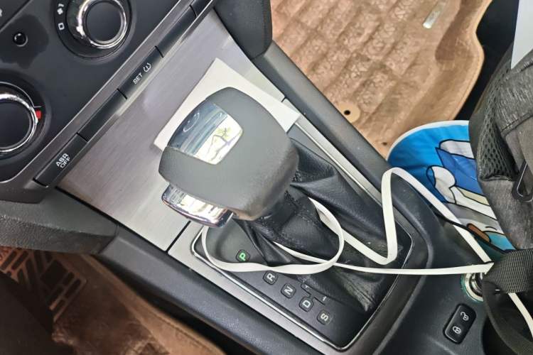 Used Skoda Octavia 2013 1.6L Automatic Yijie Edition Gear Lever