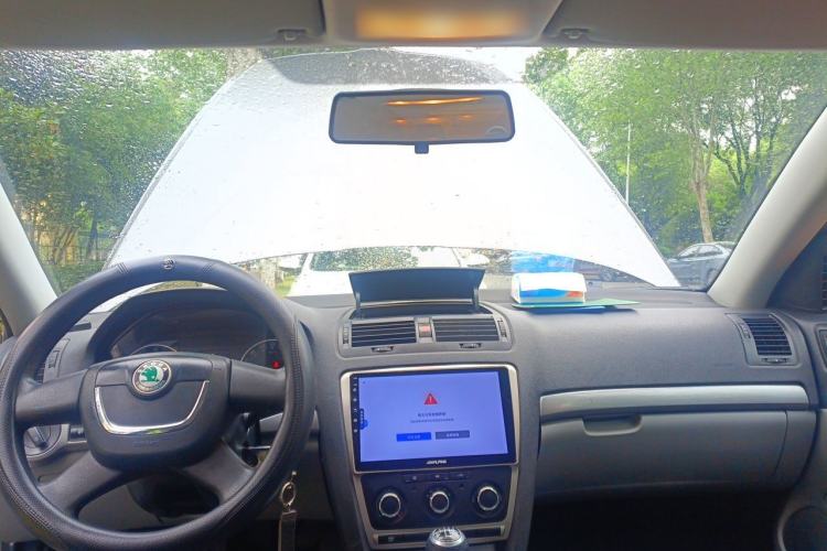 Used Skoda Octavia 2013 1.6L Manual Yijie Edition Headliner