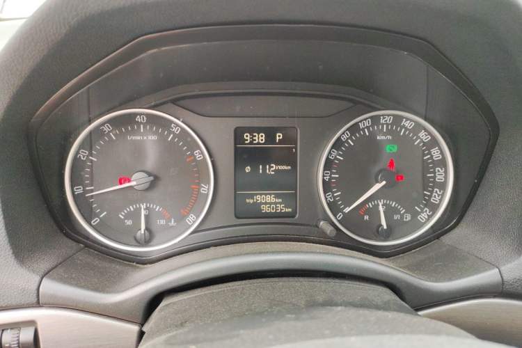 Used Skoda Octavia 2013 1.6L Automatic Yijie Edition Instrument Cluster