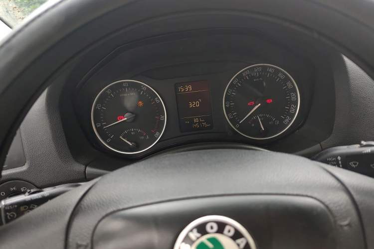 Used Skoda Octavia 2013 1.6L Manual Yijun Edition Instrument Cluster