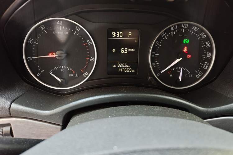 Used Skoda Octavia 2013 1.6L Automatic Yijie Edition Instrument Cluster