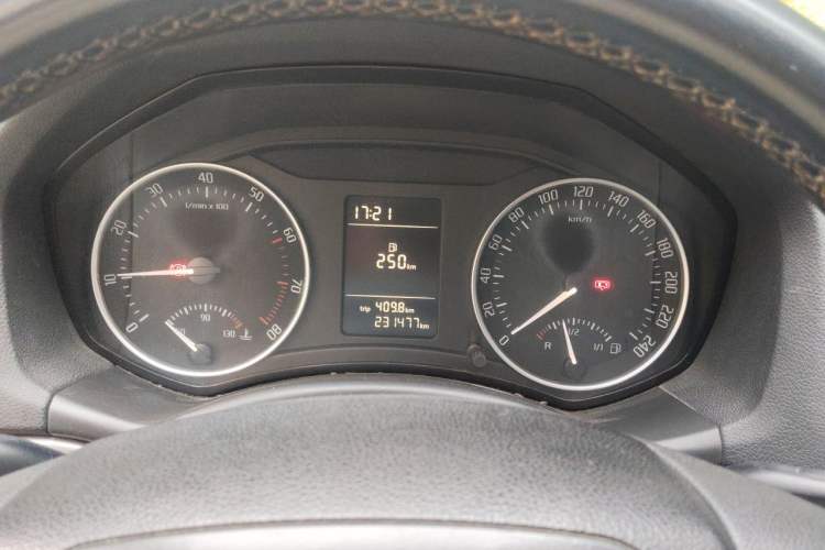 Used Skoda Octavia 2013 1.6L Manual Yijie Edition Instrument Cluster