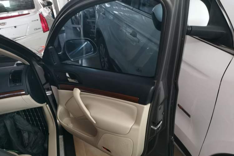 Used Skoda Octavia 2013 1.6L Automatic Yijun Edition Interior 5