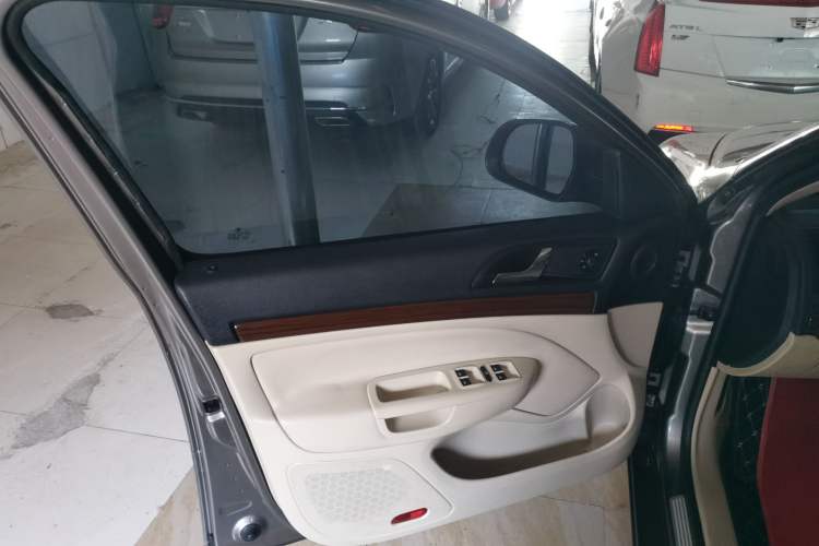 Used Skoda Octavia 2013 1.6L Automatic Yijun Edition Interior 7
