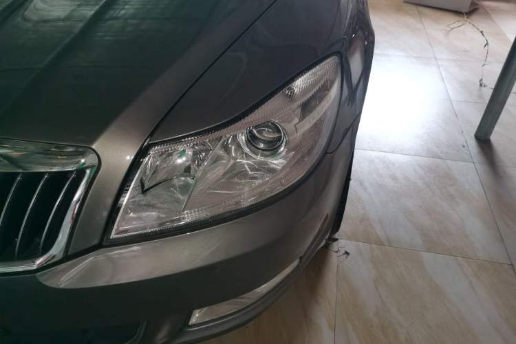 Used Skoda Octavia 2013 1.6L Automatic Yijun Edition Left Front Headlight