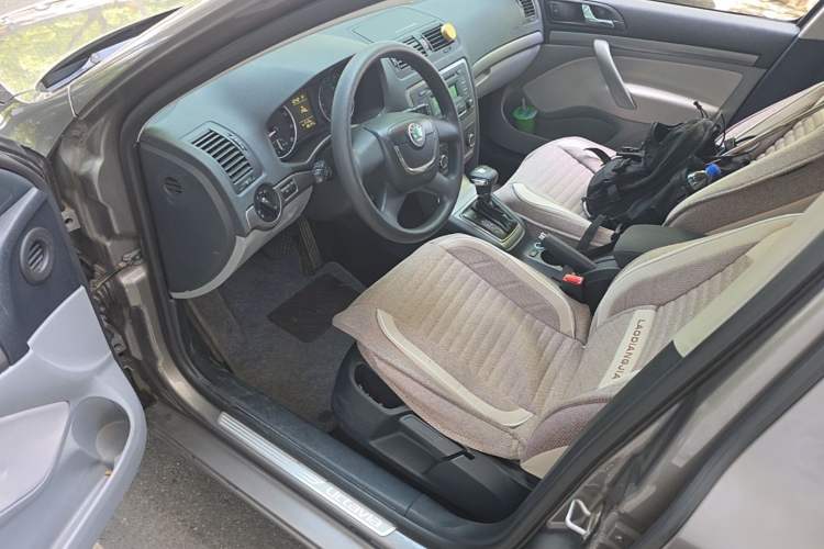 Used Skoda Octavia 2013 1.6L Automatic Yijie Edition Left Front Seat