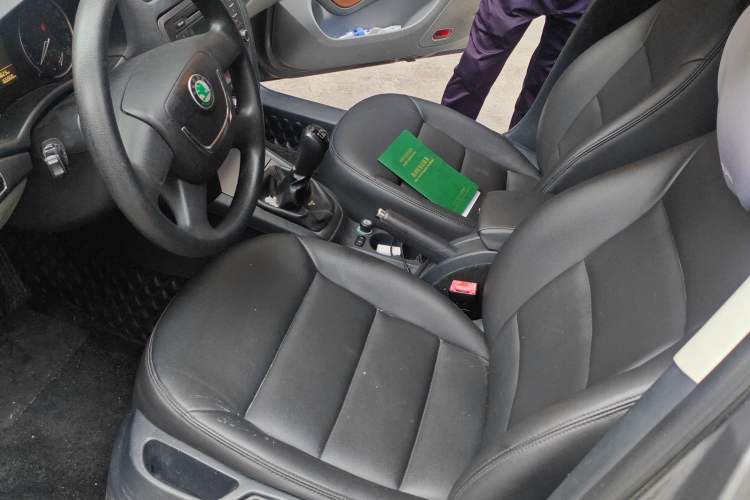 Used Skoda Octavia 2013 1.6L Manual Yijie Edition Left Front Seat