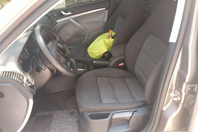 Used Skoda Octavia 2013 1.6L Automatic Yijie Edition Left Front Seat